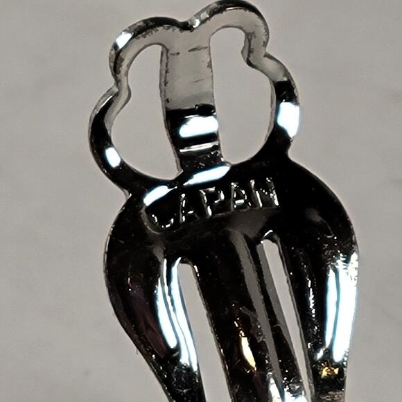 Vintage Japan Rhinestone Cream Pearl Clip-On Earrings Silver Tone Rhinestones - Picture 13 of 13